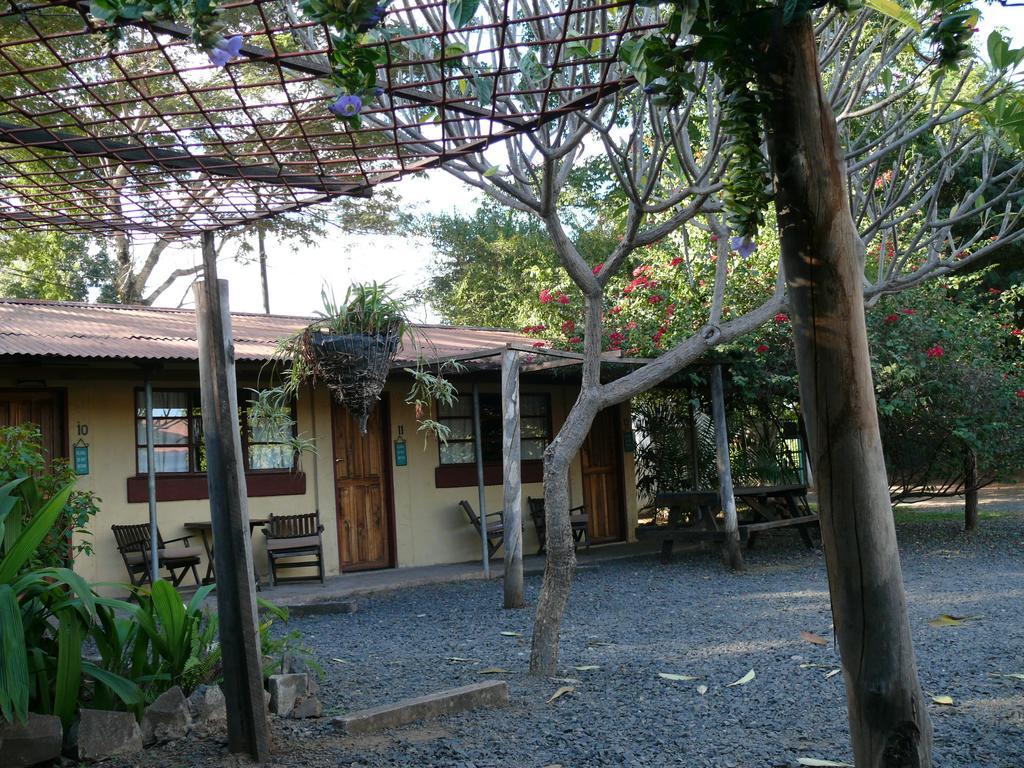 Zigzag Town Lodge Livingstone Bagian luar foto
