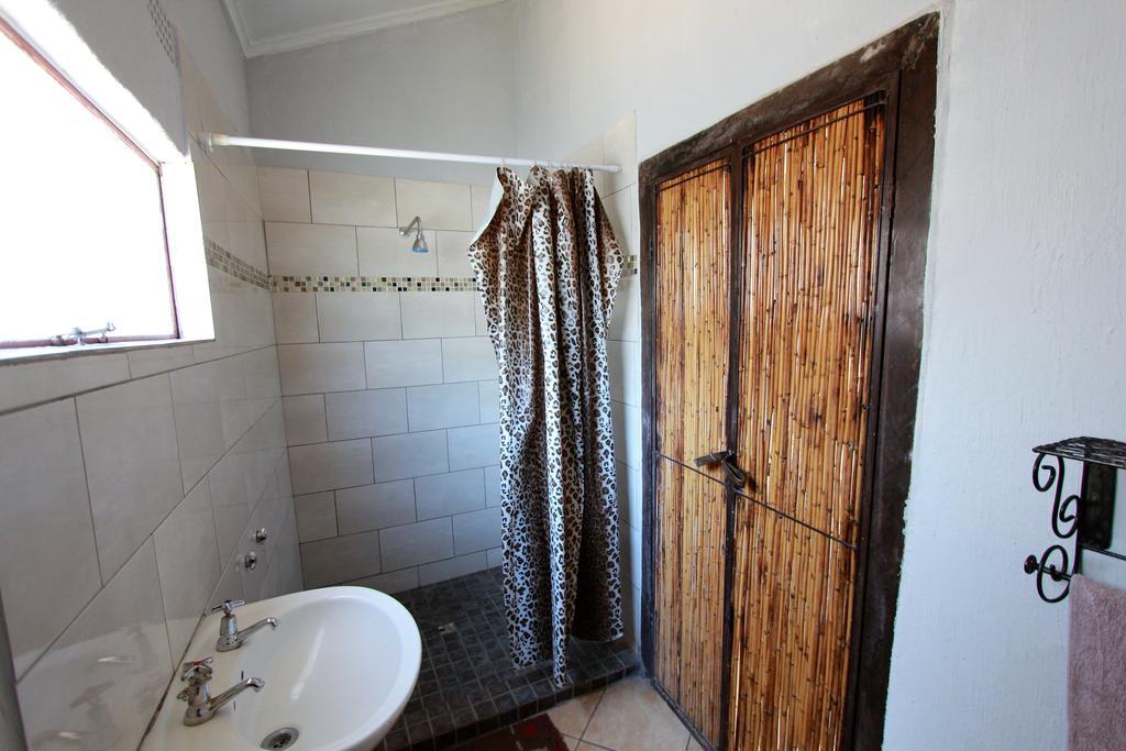 Zigzag Town Lodge Livingstone Bagian luar foto