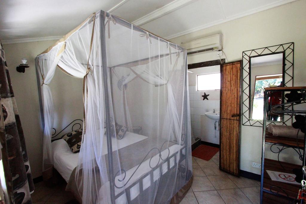 Zigzag Town Lodge Livingstone Bagian luar foto