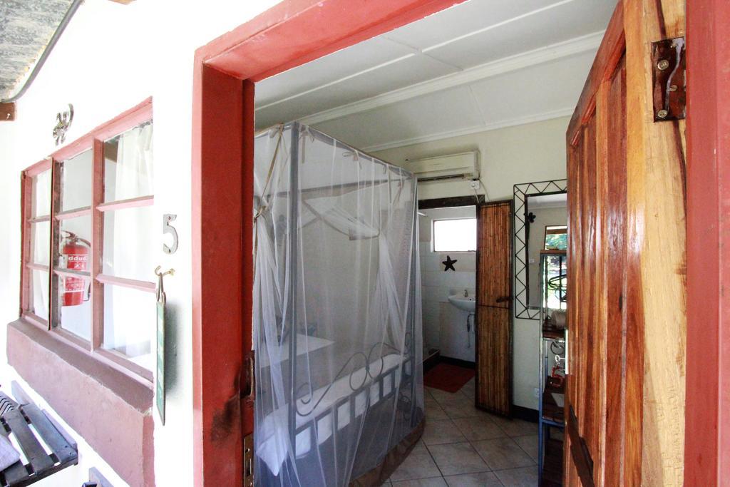 Zigzag Town Lodge Livingstone Bagian luar foto