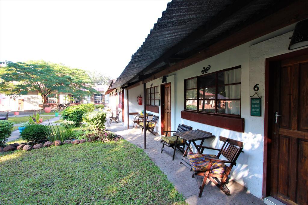 Zigzag Town Lodge Livingstone Bagian luar foto