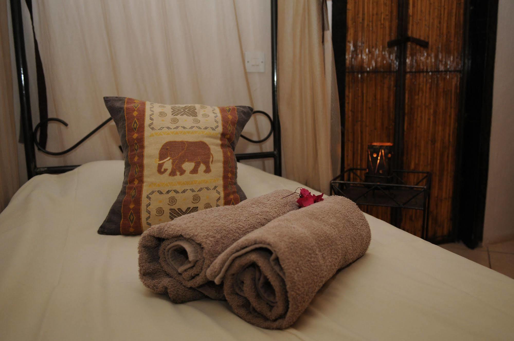 Zigzag Town Lodge Livingstone Bagian luar foto